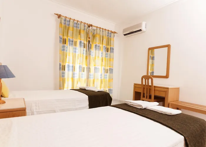 Plaza Real By Atlantichotels 3* ポルティマン